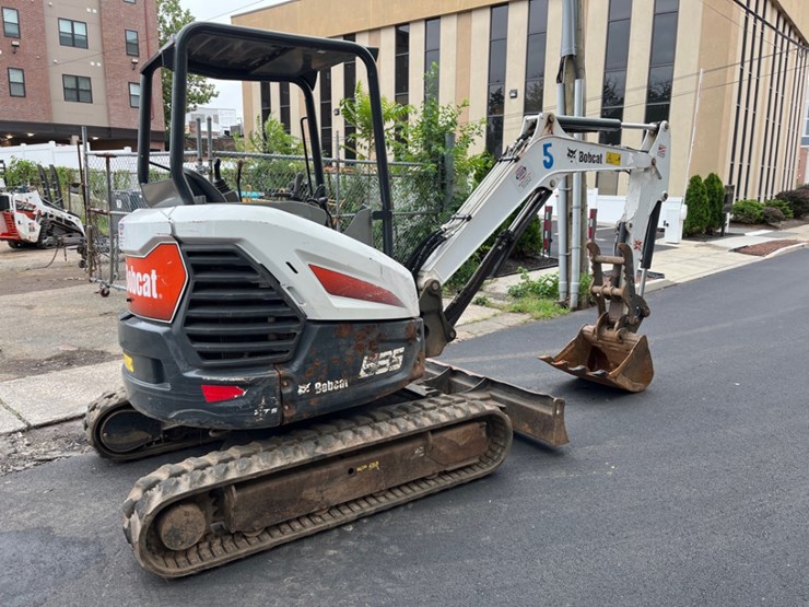 2019-bobcat-e35-image-4