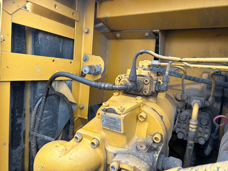 2000-deere-330-lc-image-32