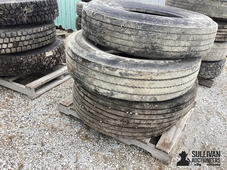 11r24.5-tires-image-3