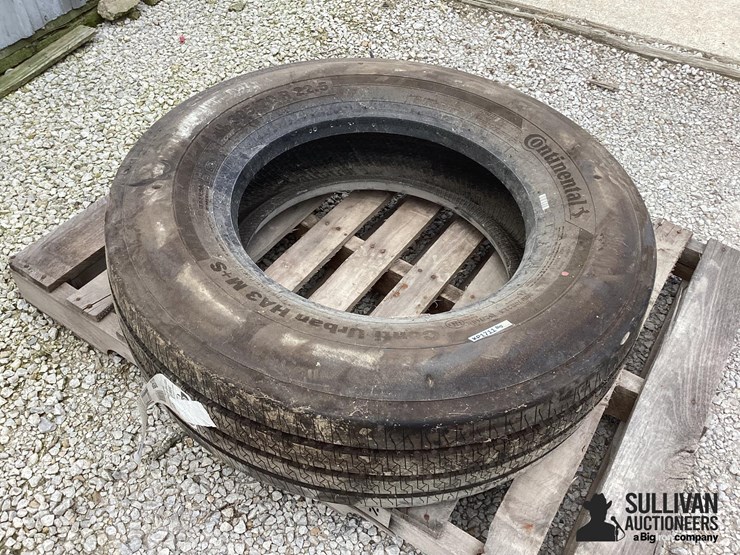 305/70r22.5-tire-image-3