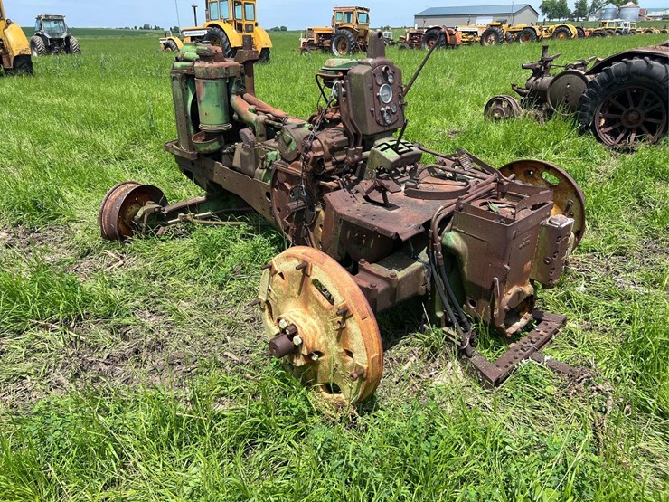 john-deere-720-standard-diesel-image-3