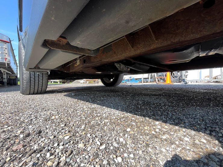 #6288-•-2008-chevy-suburban-(has-wi-title)-image-31