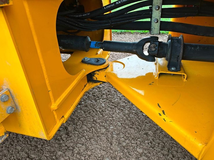2002-jcb-411ht-image-22
