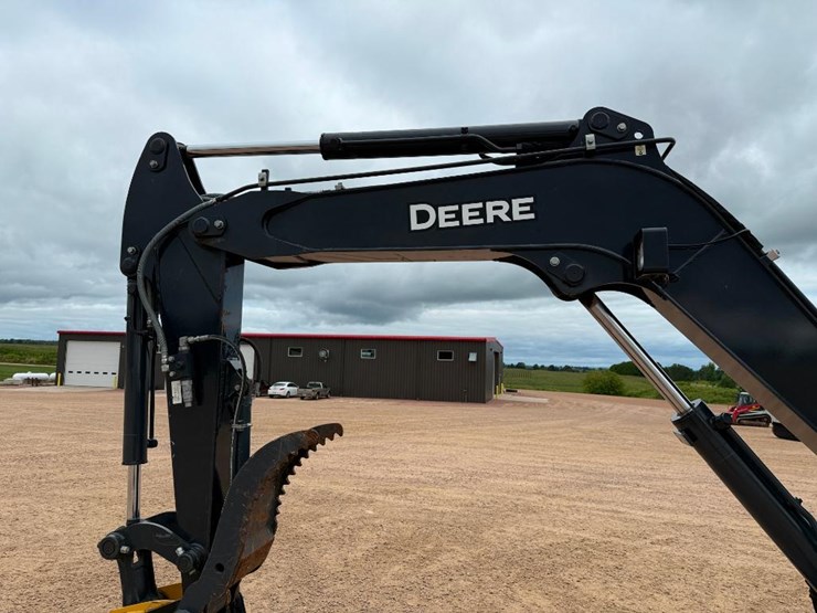 2021-deere-60g-image-38