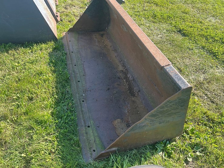 john-deere-light-material-bucket-image-4