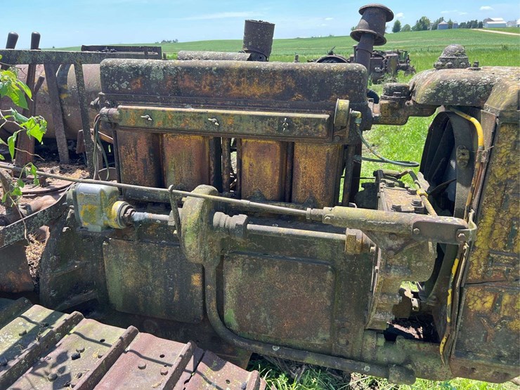 caterpillar-thirty-image-13