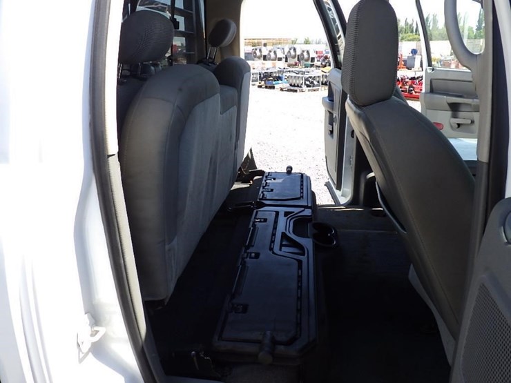 2006-dodge-ram-3500-image-19