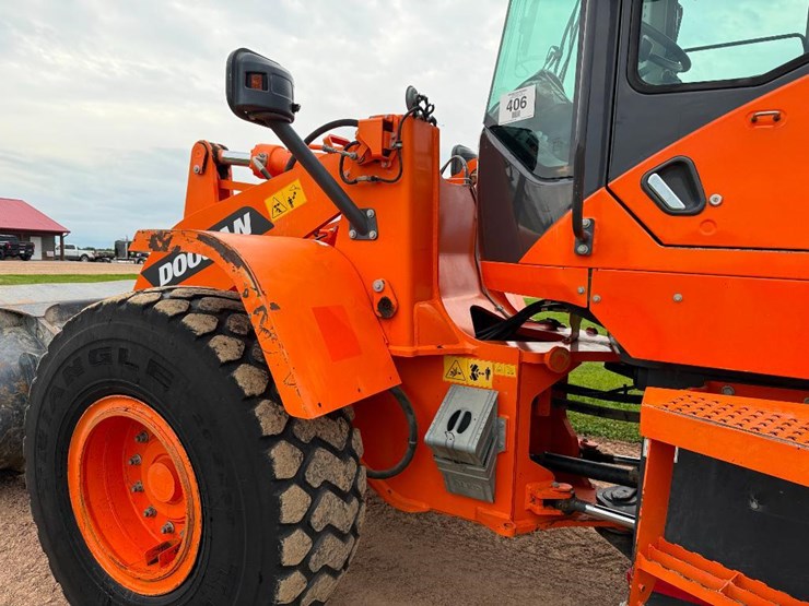 2017-doosan-dl220-5-image-22