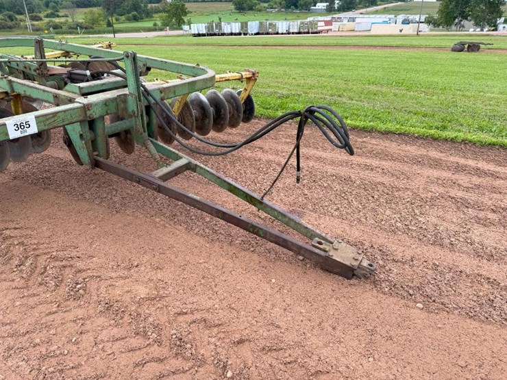 john-deere-210-image-14