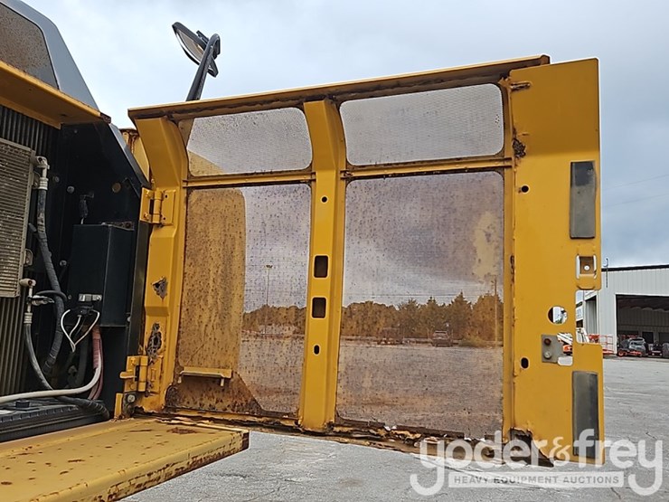 2011-deere-250g-lc-image-52