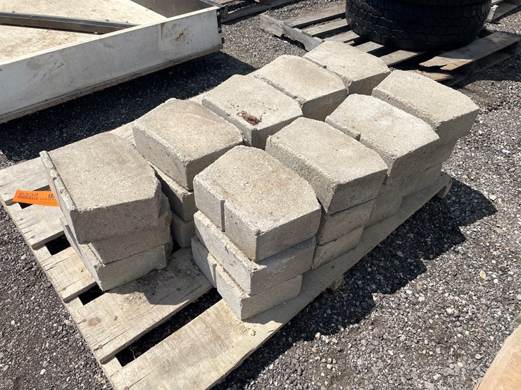 #6338-•-(27)-landscaping-stones/blocks-image-2