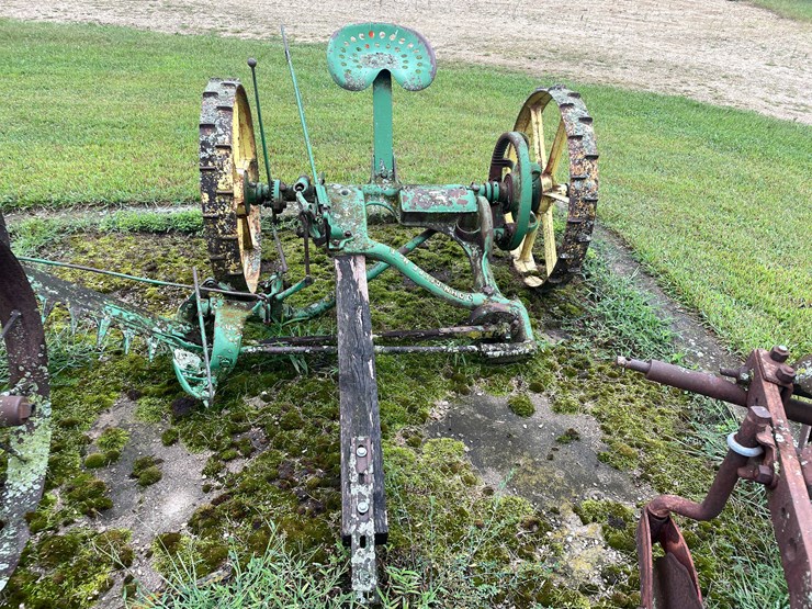 #7491-•-antique-john-deere-mower-image-2