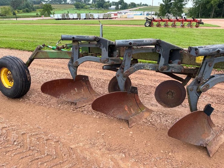 john-deere-2700-image-10