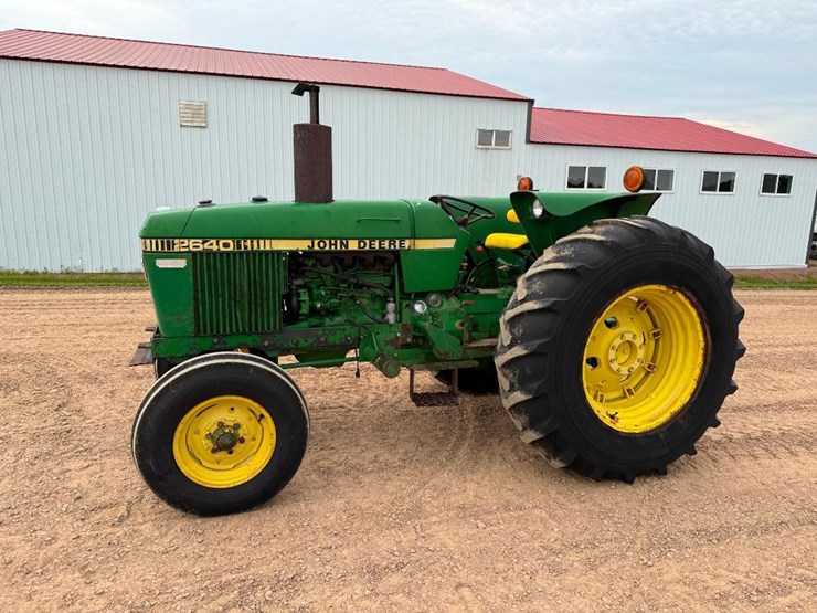 john-deere-2640-image-1