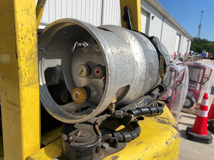 #6277-•-2011-hyster-40-lp-forklift-image-24