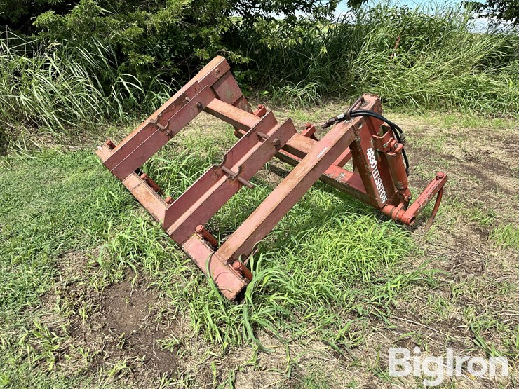 large-square-bale-stacker-image-1