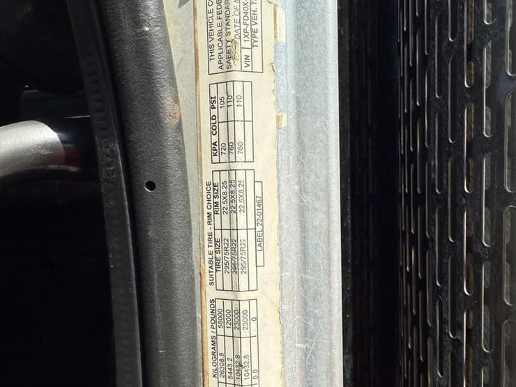 2007-peterbilt-378-image-9