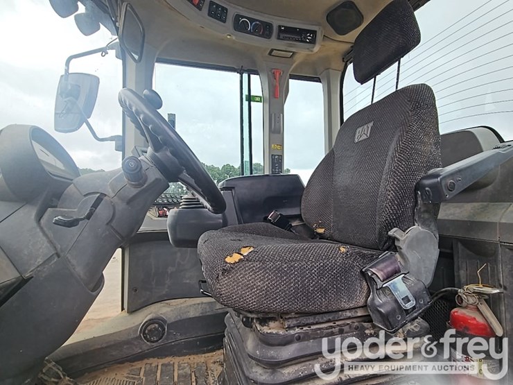 2015-caterpillar-926m-image-47