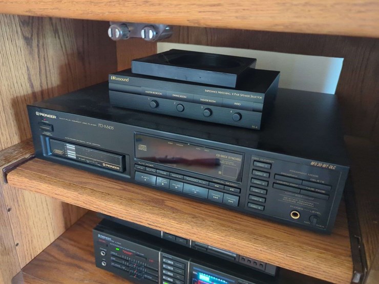 vintage-pioneer-complete-audio-system-lot---receiver/turntable/cd/tape/tuner-and-speakers-with-cabinet-image-2