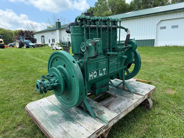holt-4-cylinder-engine.-image-5