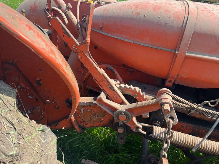allis-chalmers-with-sickle-mower-image-66