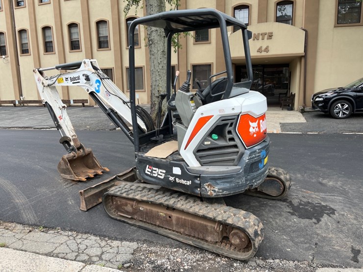 2018-bobcat-e35-image-3