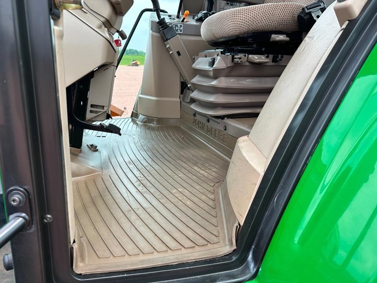 2014-john-deere-6115m-image-50