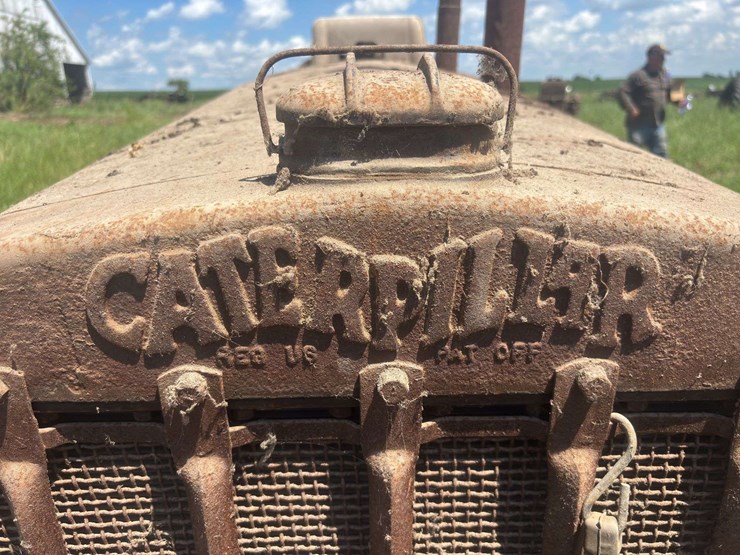 caterpillar-twenty-crawler-image-10