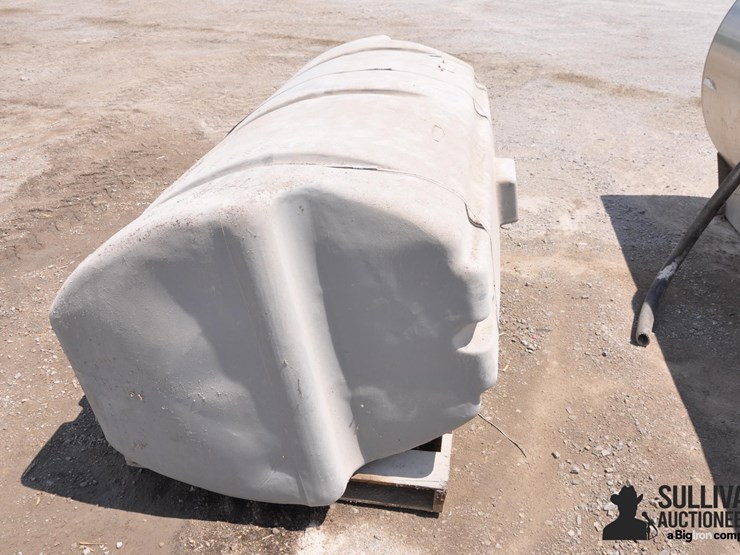 400-gal-hagie-poly-tank-image-3