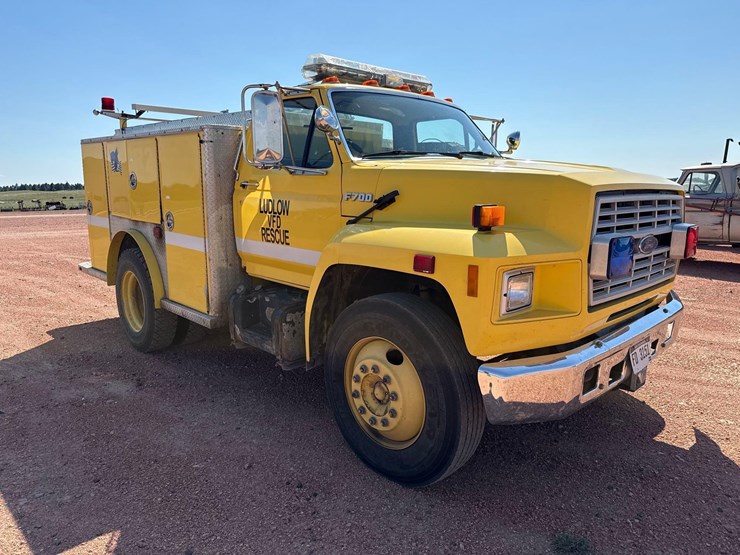 1992-ford-f700-image-3