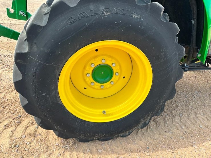 2018-john-deere-3033r-image-9