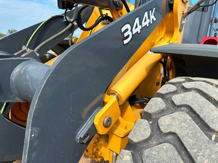 2014-deere-344k-image-29