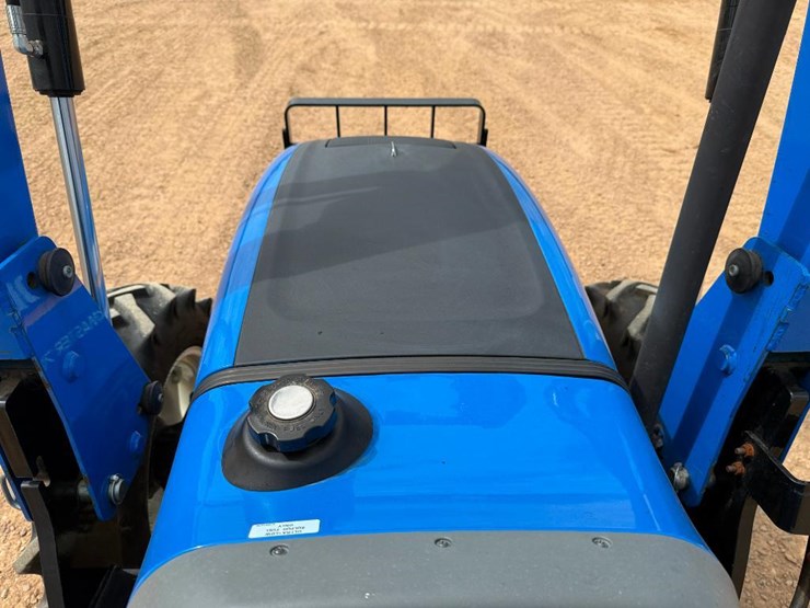 2019-new-holland-workmaster-70-image-49