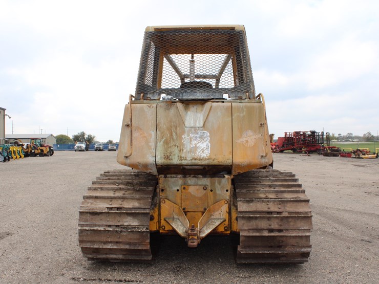 1992-deere-750b-image-4