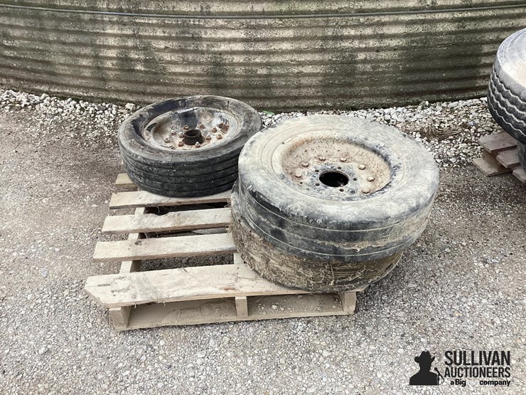 2775x375-14.5-tires-&-rims-image-1