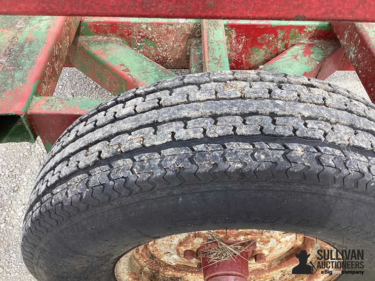 6-bale-gooseneck-hay-trailer-image-15