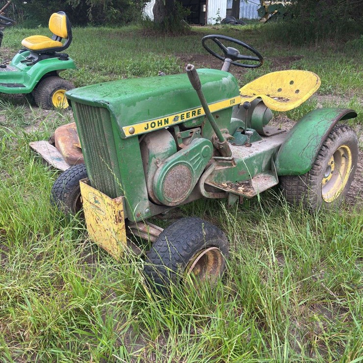 JOHN DEERE 110