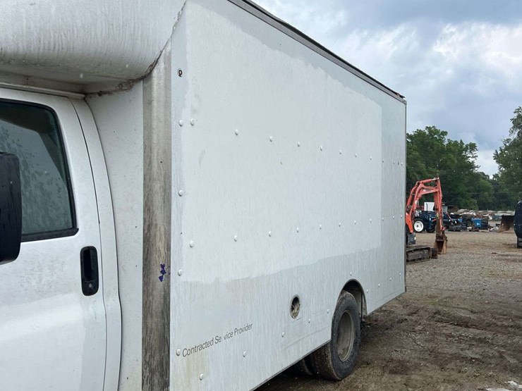 2013-gmc-3500-image-10