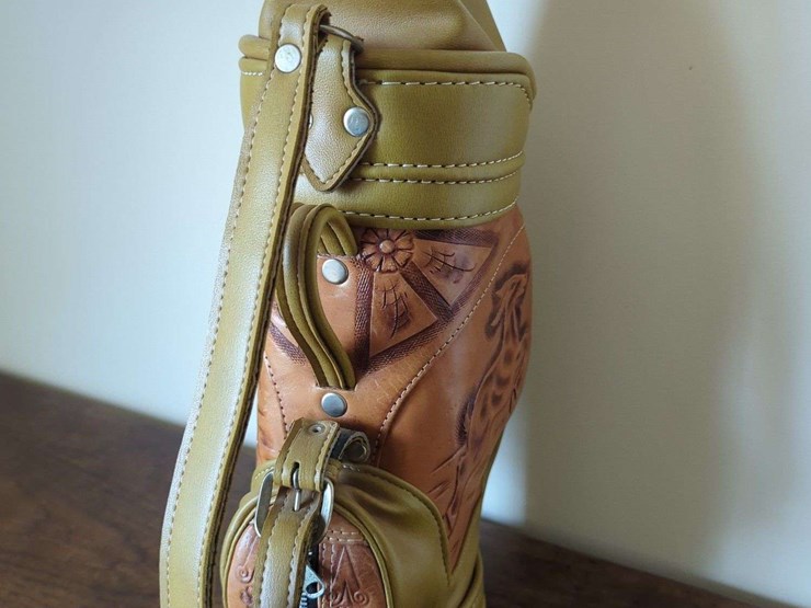 leather-golf-bag-holds-a-bottle-of-wine-or-liquor---15"-tall-image-4