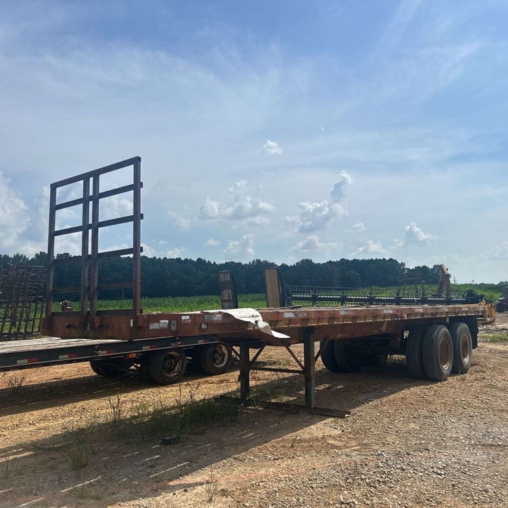 1956 DORSEY FLATBED