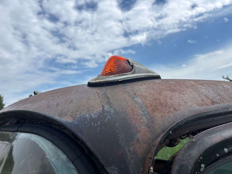 chevy-400-truck-with-minneapolis-moline-corn-sheller-image-50