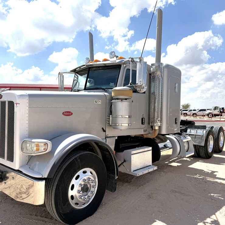 2013 PETERBILT 388