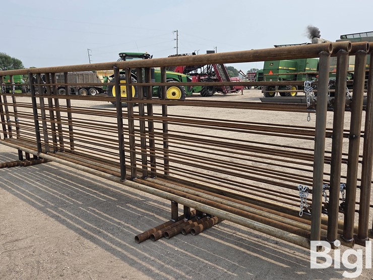 24'-free-standing-panels-(bid-per-unit)-image-1