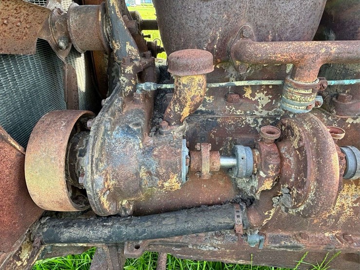 huber-4-cylinder-tractor-image-43