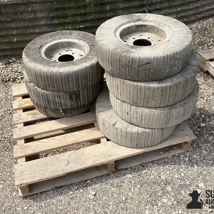 20”X5.5” Laminated Tires