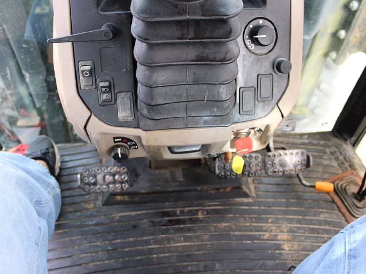 2013-john-deere-d-image-13