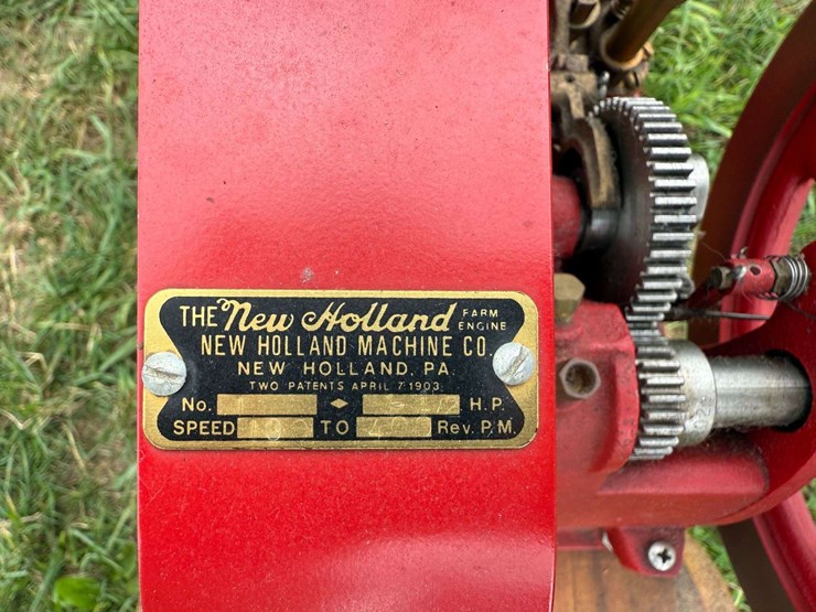 half-scale-new-holland-1.5hp-engine-image-12