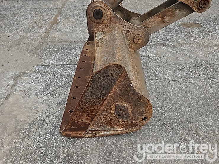 2011-deere-250g-lc-image-20