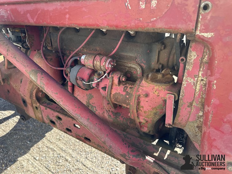 1940-farmall-h-2wd-tractor-w/hyd-loader-&-trip-bucket-image-17