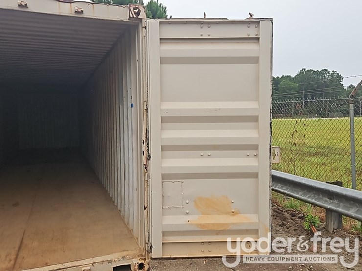 40'-container-single-walk-door,-2-side-doors-image-9